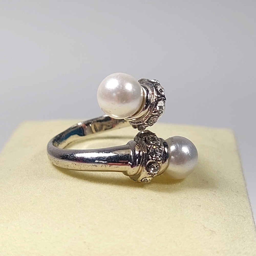 NRT Vintage 90s Silver Tone Ring Faux Pearl Rhinestones, 7
